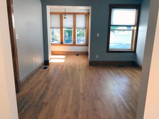 Photo - 1715 W Rascher Ave