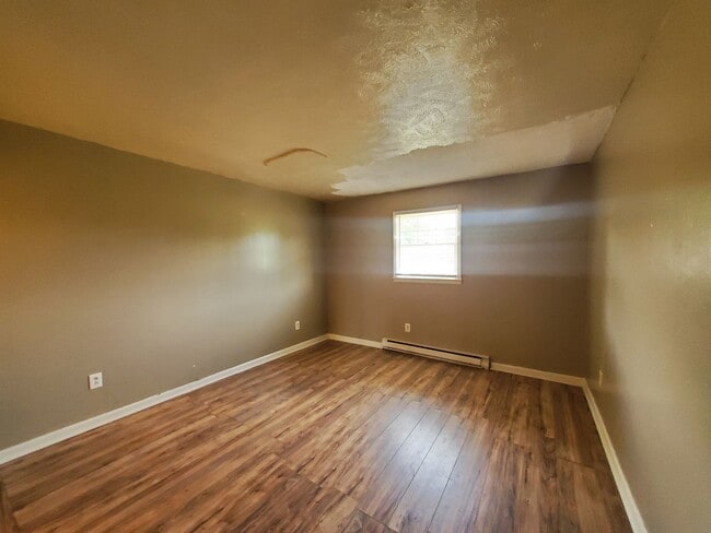 Photo - 6444 Applecross Ave