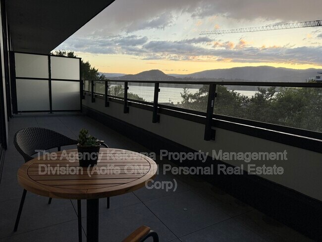 Photo - 3389 Lakeshore Rd Unit 602