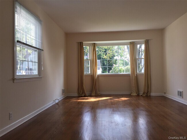 Photo - 98 Glen Oaks Dr