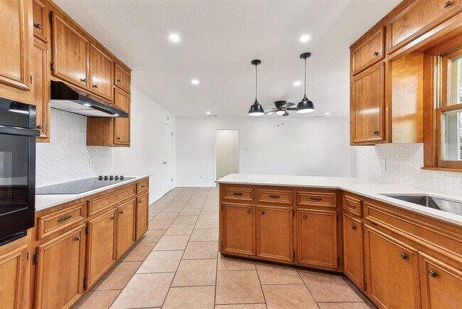 Photo - 11702 N Oaks Dr House