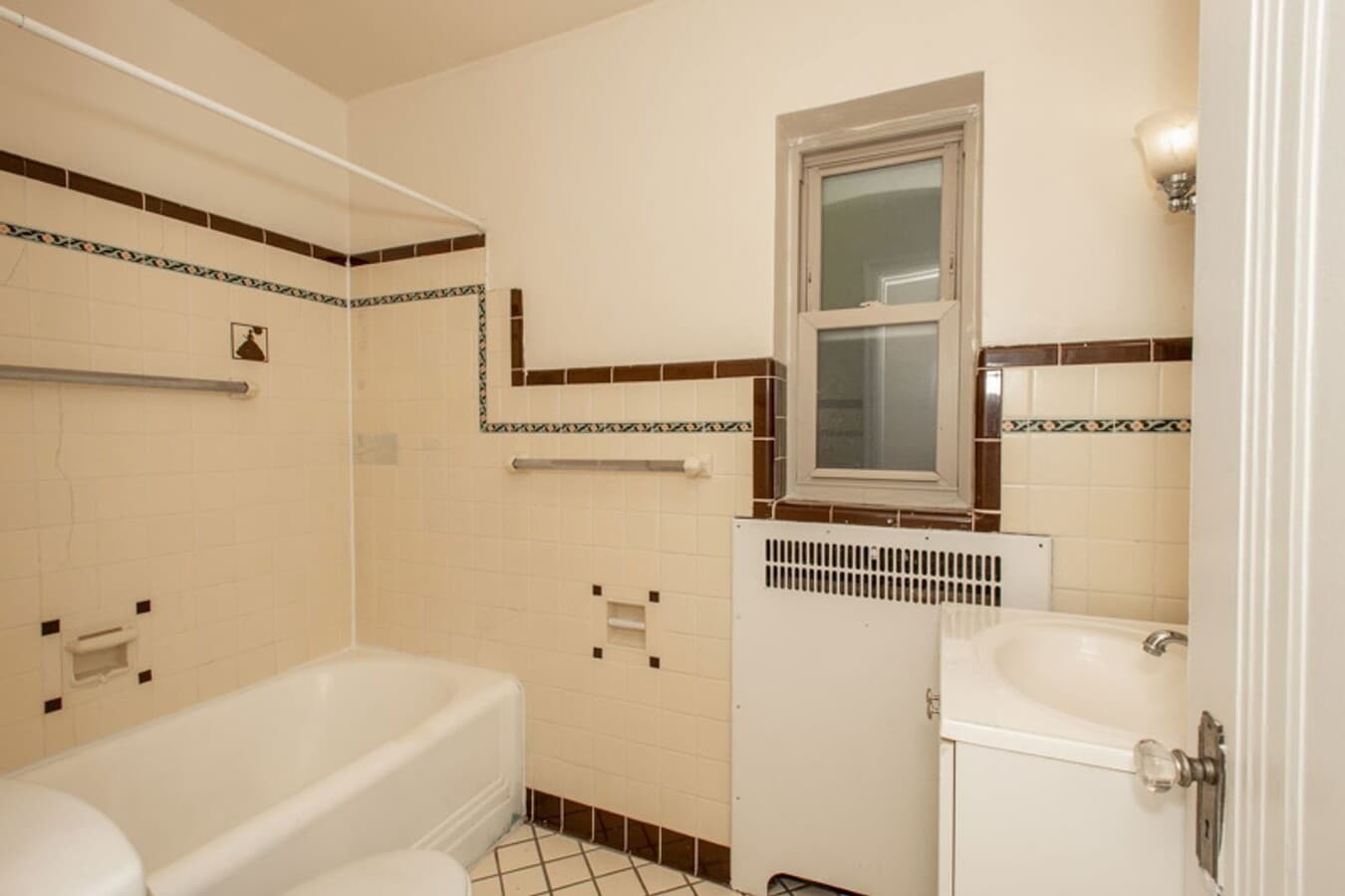 Photo - 2802 Digby Ave Unit 5