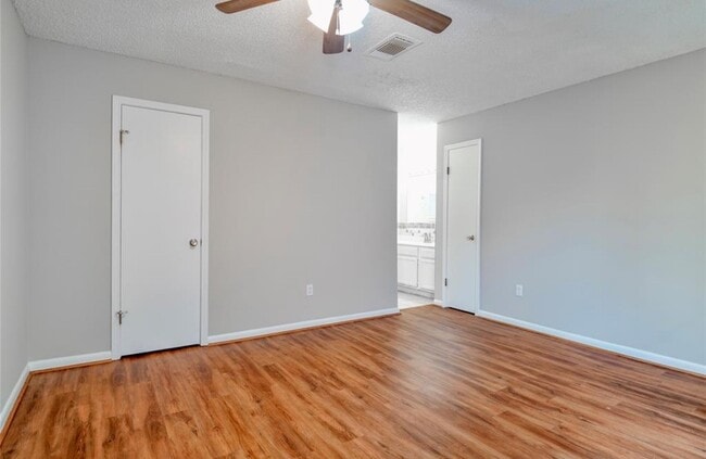 Building Photo - 1403 Valley Landing Dr