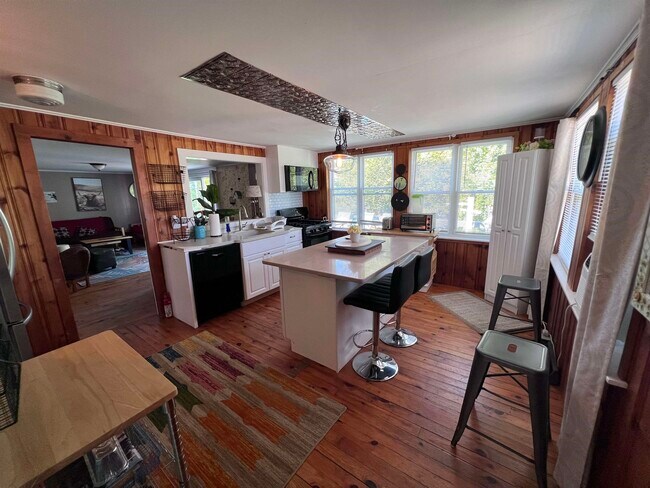 Photo - 78 Long Island Rd