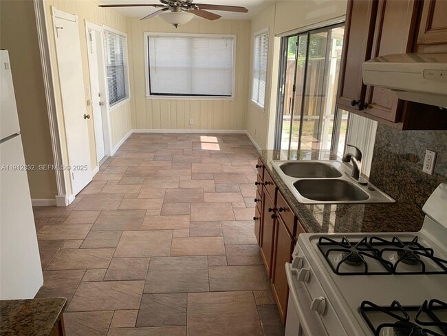 Photo - 1680 NW 1st Terrace