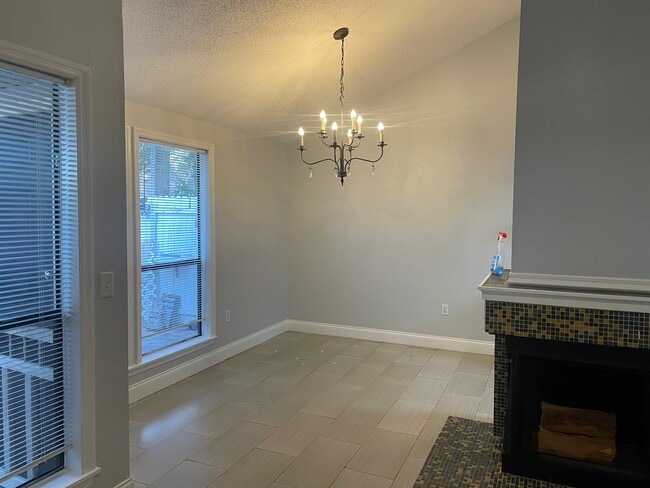 dinning area - 609 Trinidad Ct