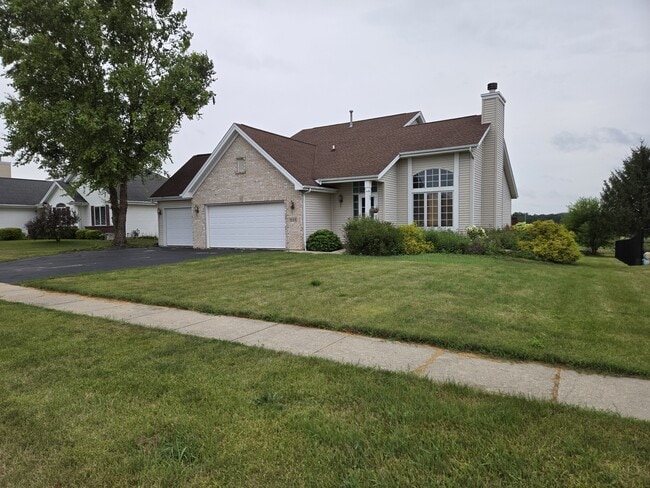 Photo - 535 Westfield Dr