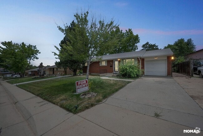 Building Photo - Spacious 4BR House in Denver