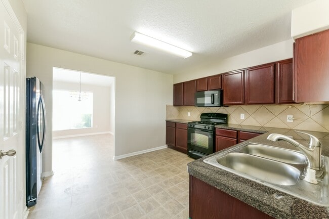 Photo - 9909 Hyacinth Way