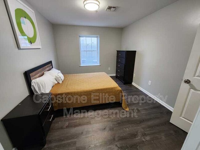 Photo - 161-163-163 Sussex Ave
