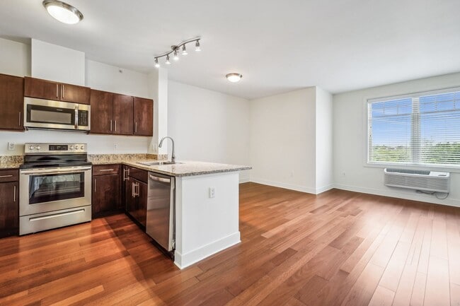 Photo - Meridia Main Station