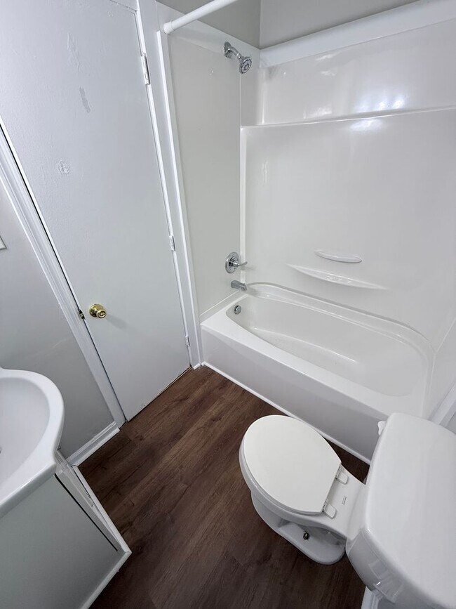 Photo - 3-bedroom, 2 full bath duplex in the desirable Lansdowne area