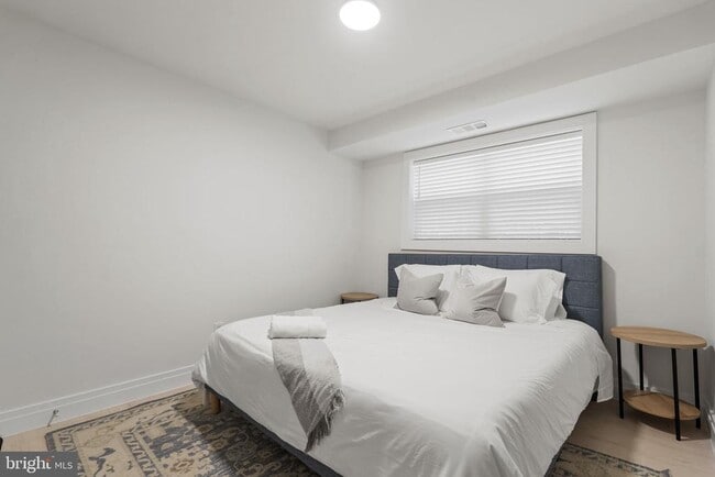 Photo - 100 W Taylor Run Pkwy Unidad 8