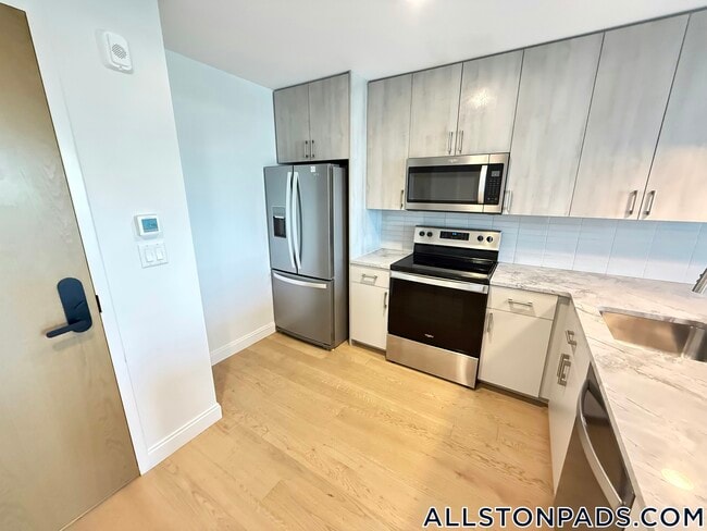Photo - 55 Brighton Ave Unidad 604