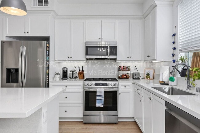 Photo - 2215 S Cordon Gln