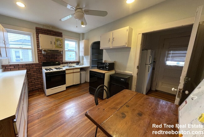 Photo - 86 Bromfield Rd Unit 1