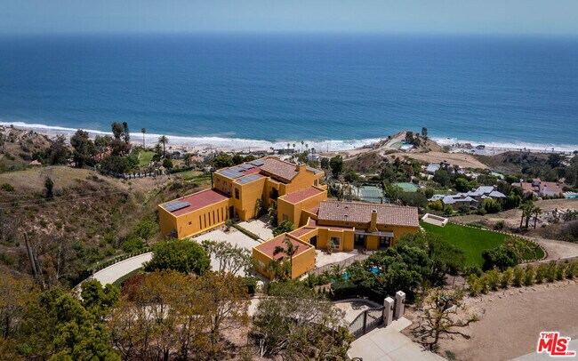 3235 Rambla Pacifico St
