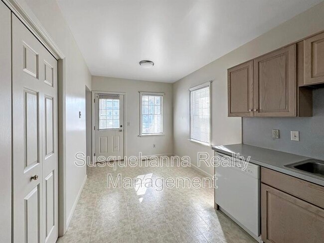 Photo - 339 E Derry Rd Unit 1st Floor