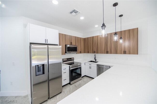 Photo - 926-926 Countess Ave