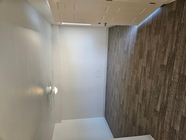 Photo - 1241 E Cinnabar Ave Unit 102A