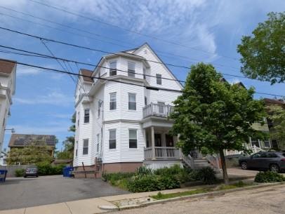 Building Photo - 230 Pleasant St Unit 3 Rental
