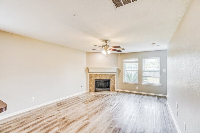 Photo - 4703 Montclair Hill Ln