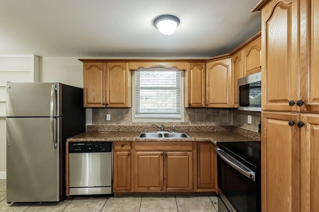 Photo - 1926 John Arthur Way