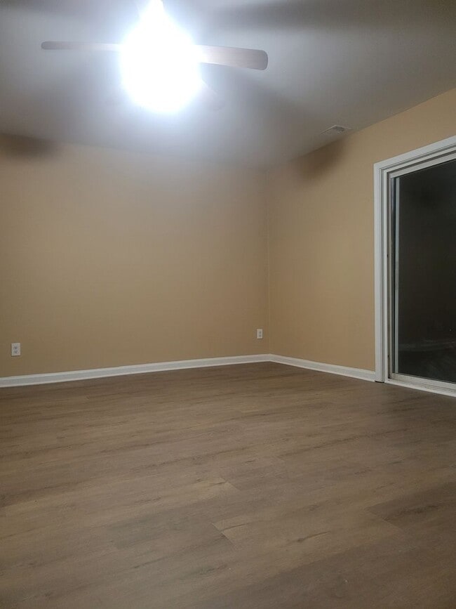 Photo - 4 bedroom, 1.5 bathrooms townhouse