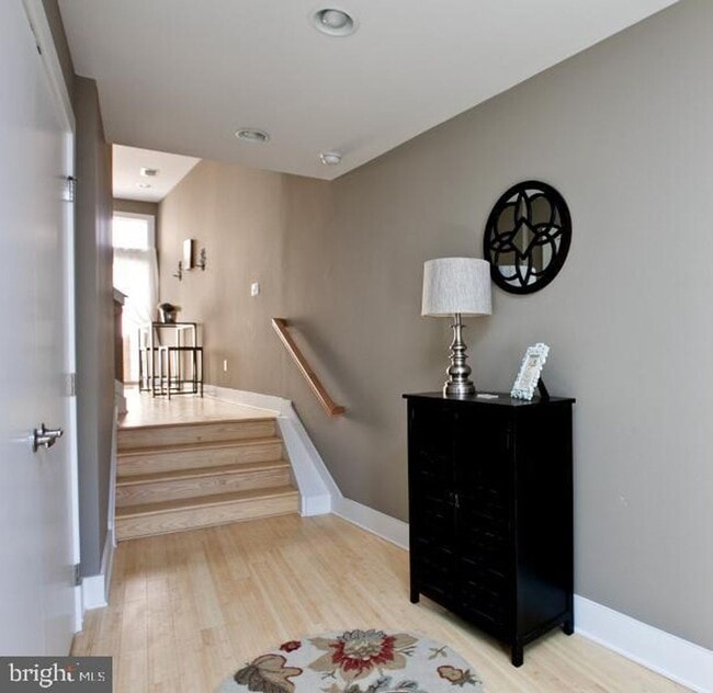 Photo - Queen Village Townhome with Parking