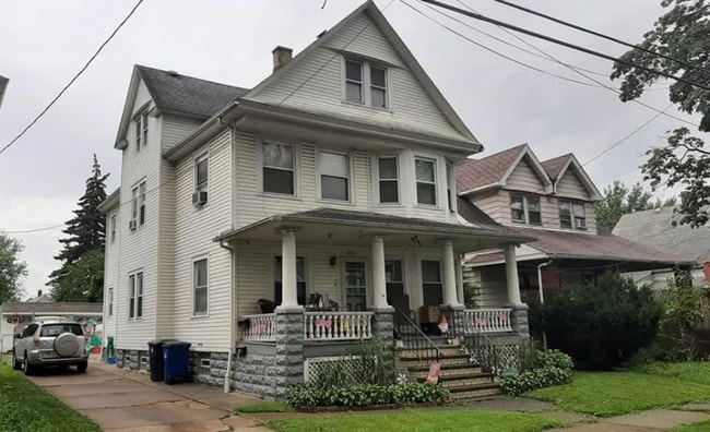 Building Photo - 6514 Gertrude Ave Unit Down