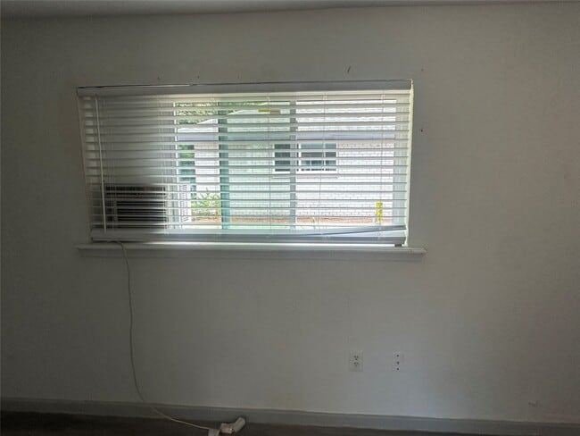 Photo - 5405 Suez St