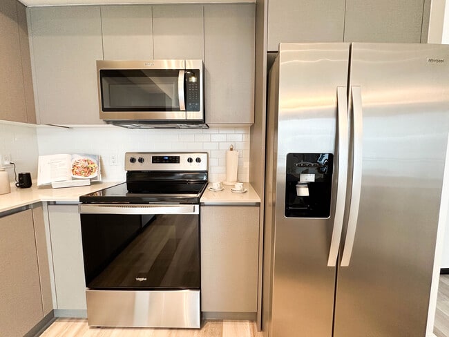 Photo - 670 NE 1st Pl Unidad B3