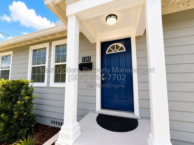 Photo - 1293 Hamilton St