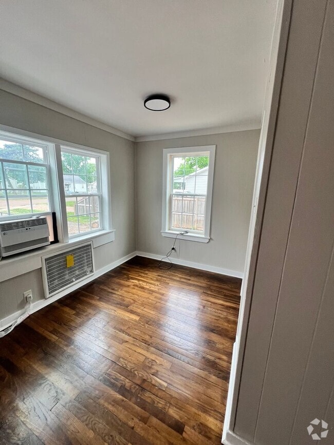 Building Photo - 1 Bedroom Duplex Rental