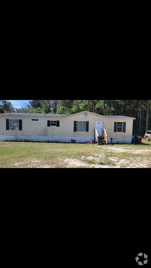 Building Photo - Rent this 3 Bedroom 2 Baths home in Aiken!