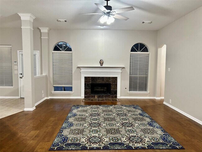 Photo - 16807 Laguna Springs Dr