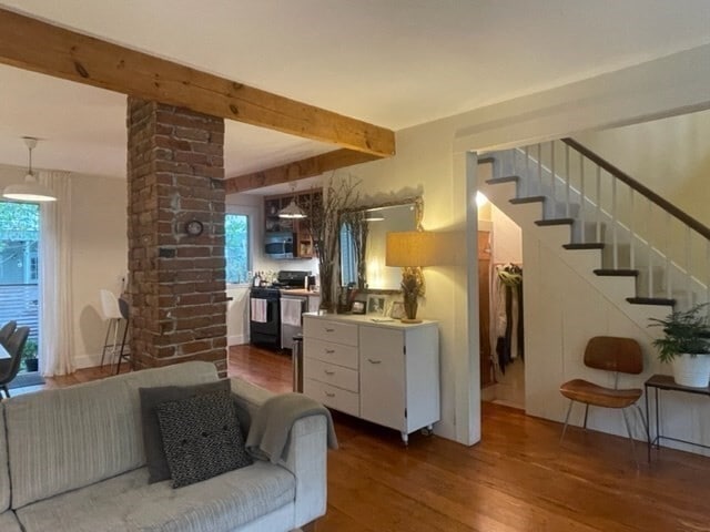 Photo - 105 Pleasant St