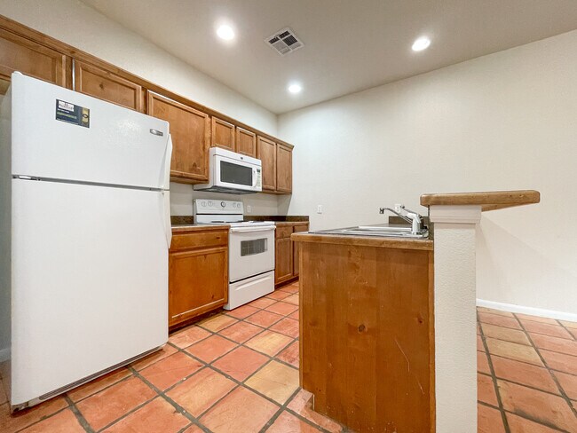 506 3rd St