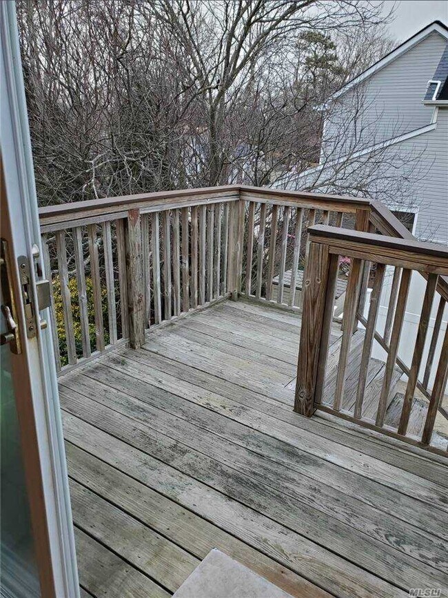 Photo - 20 Fairwood Ln