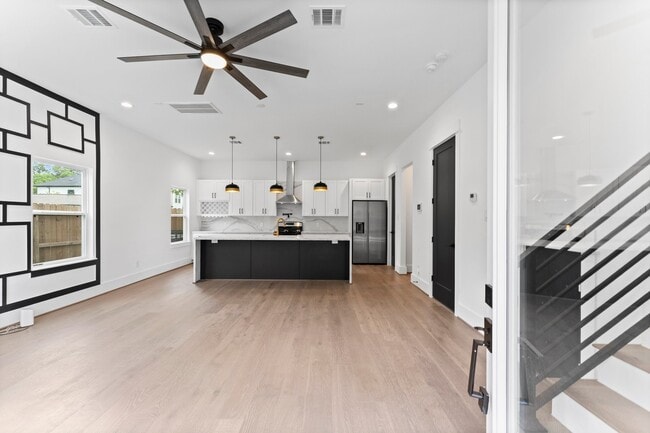 Building Photo - 4303 Buck St