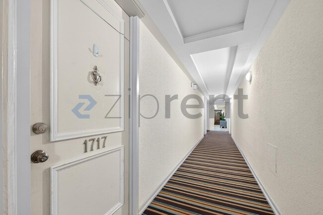 Photo - Unit 1717