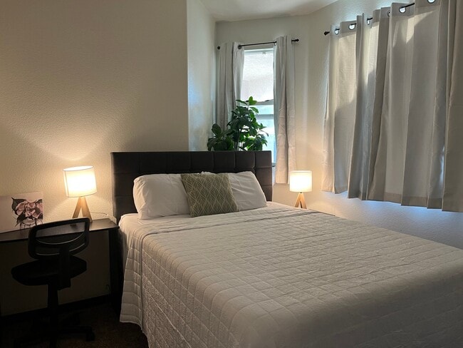 Building Photo - 8408 Arrowroot Cir