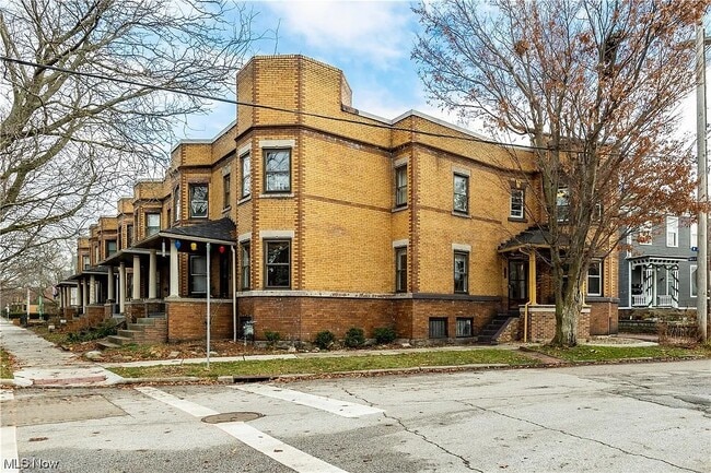 Photo - 1773 W 47th St