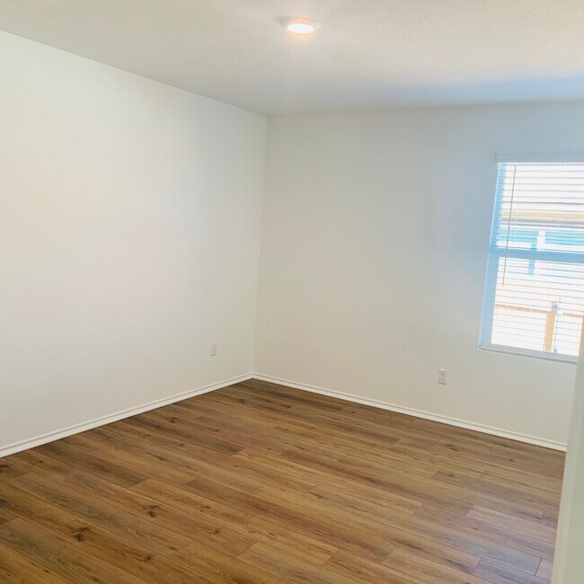 Photo - 4 Bed 2 Bath in Jarrell, TX