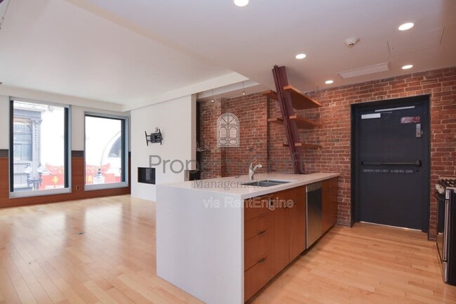 Photo - 8 Lagrange St Unit 3
