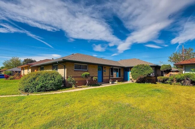 Updated Townhome in NE Park Hill! - Updated Townhome in NE Park Hill!