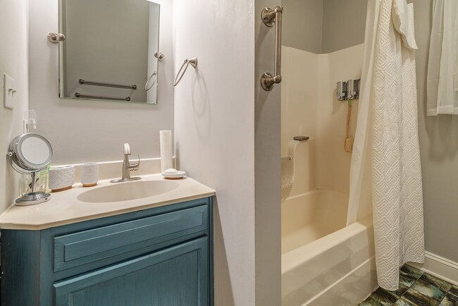 Photo - 24 Jefferson Dr