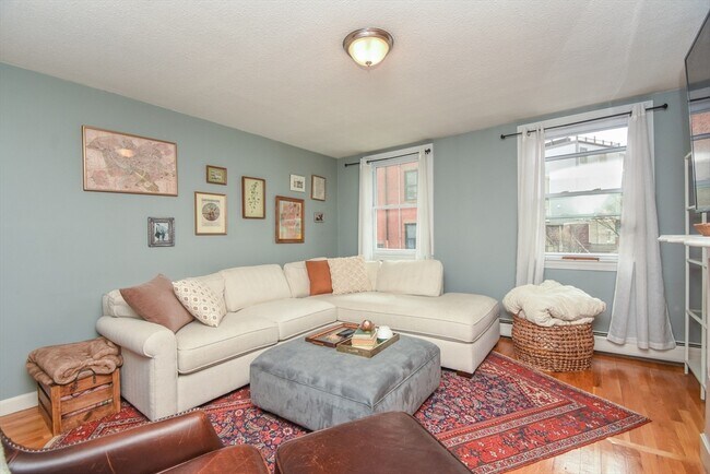 Photo - 99 Bartlett St Unit 2