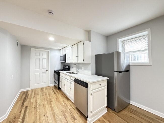 Photo - 947 N Wolcott Ave Unit J02P