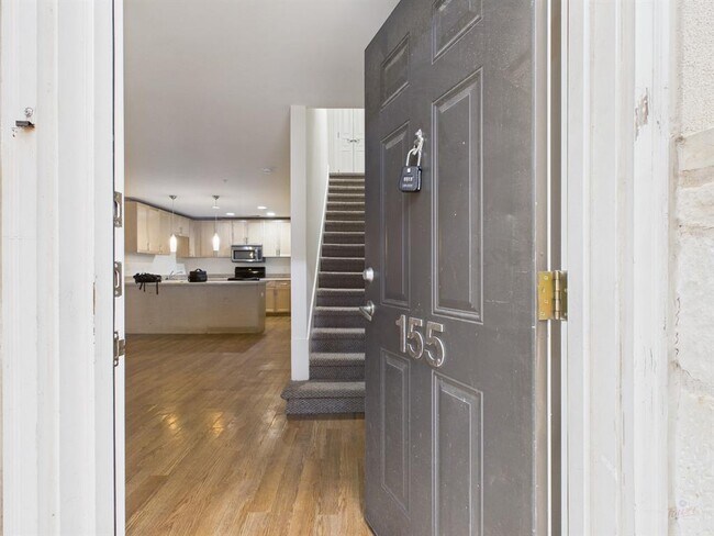 Photo - 711 W 32nd St Unidad 155
